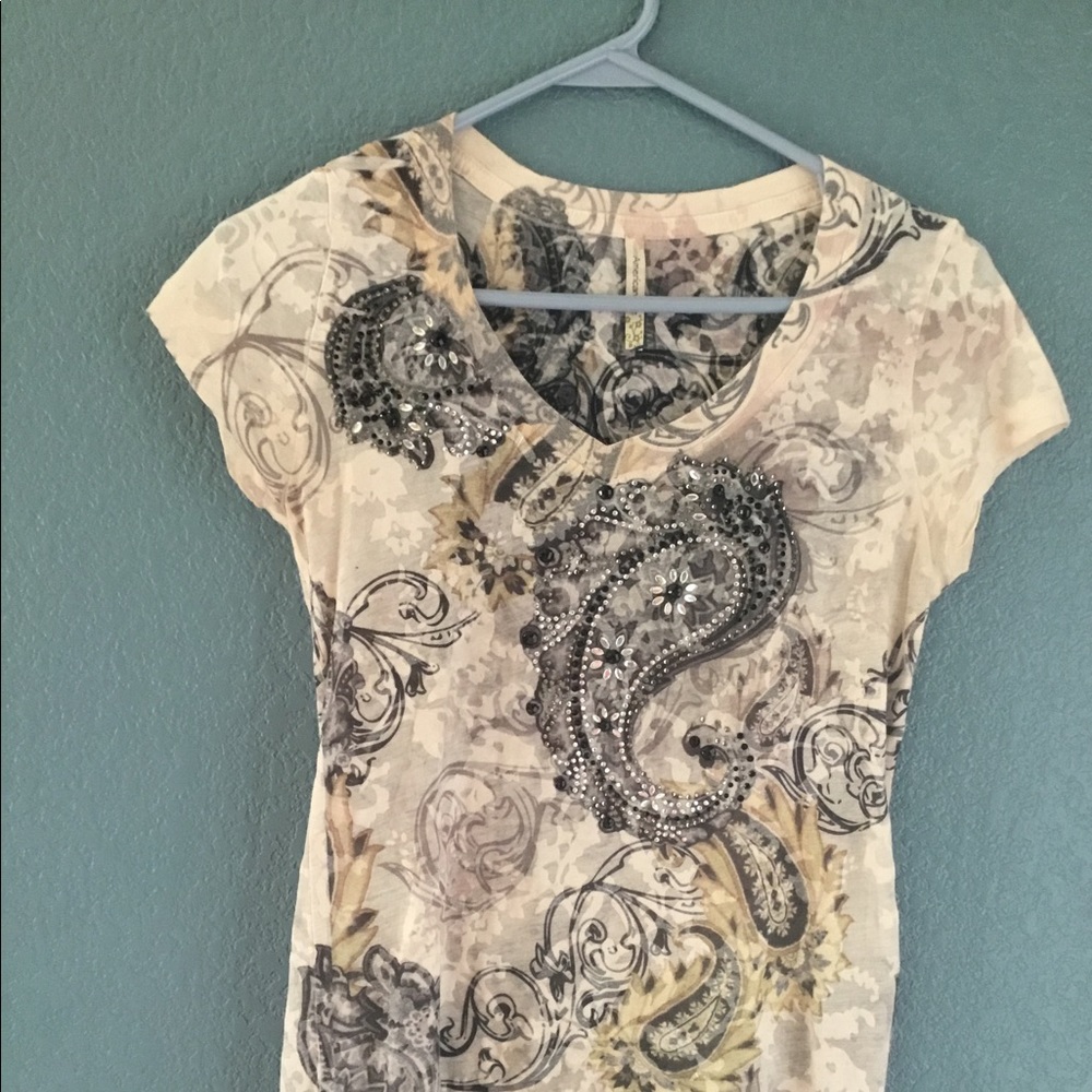 Women’s paisley tee shirt